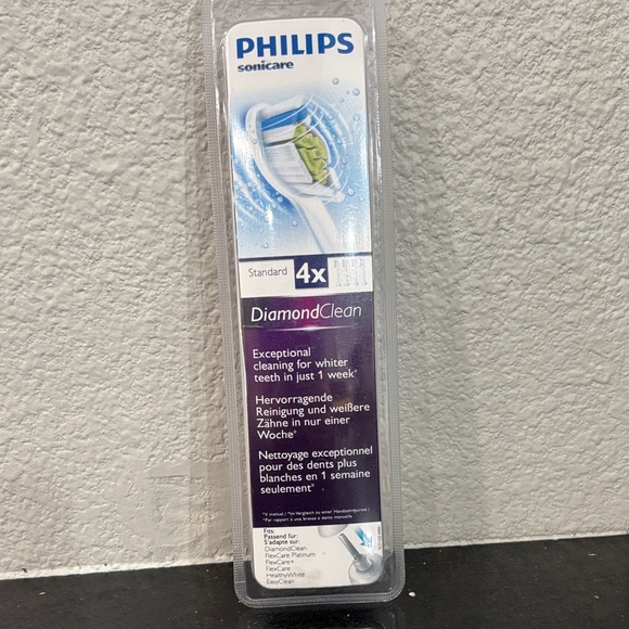 Philips Other - Philips Sonicare DiamondClean - 4 pack replacement brushes